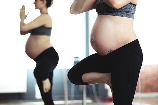 pregnant women exercising