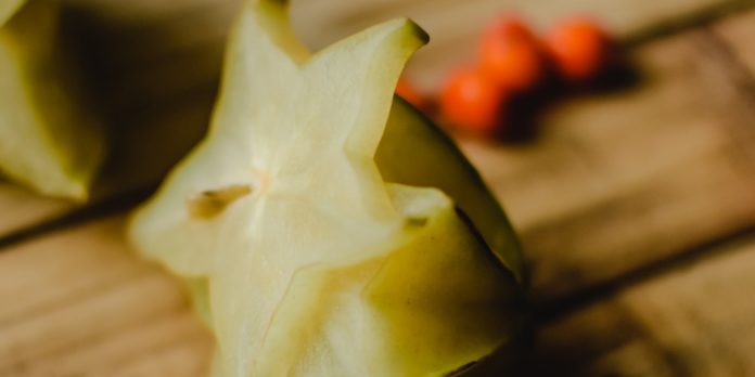 sliced carambola