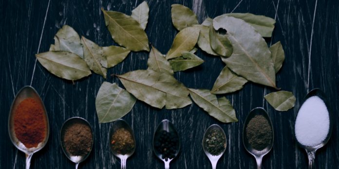 Health Benefits and Features of Bay Leaf